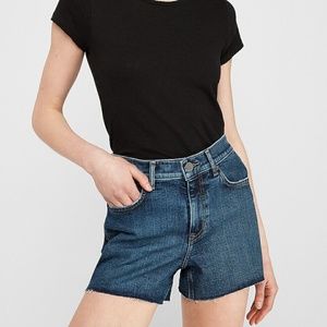 NWT EXPRESS Women's High Waisted Dark Wash Raw Hem Jean Shorts Size: 8 $54.90 CO